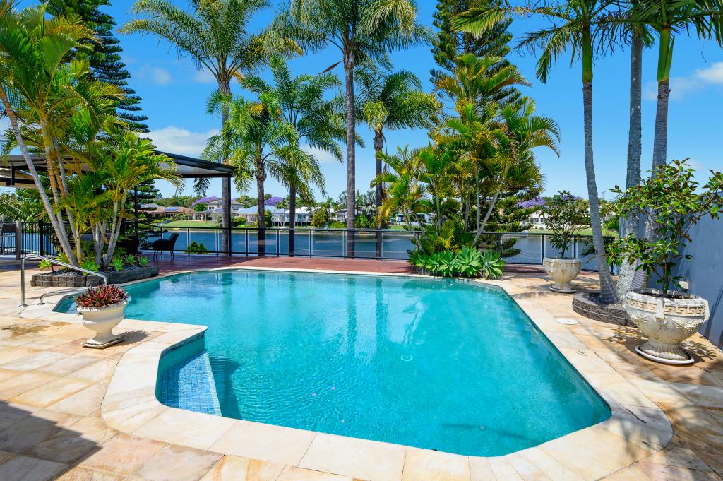 18 Villa Ct, Broadbeach Waters, QLD 4218