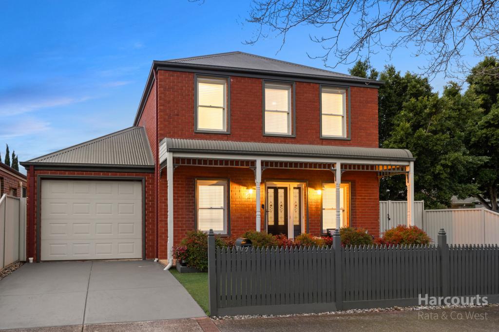 2 Ranmore Gr, Caroline Springs, VIC 3023