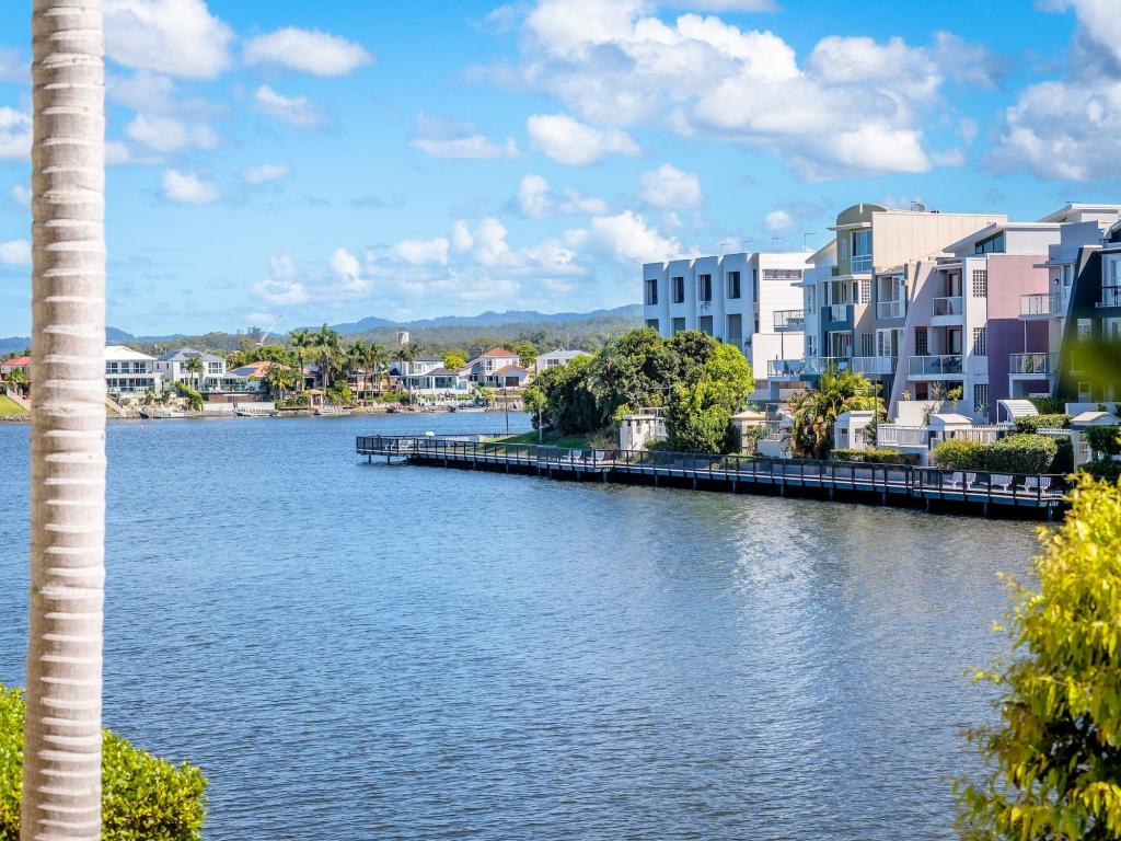 2/251 Varsity Pde, Varsity Lakes, QLD 4227