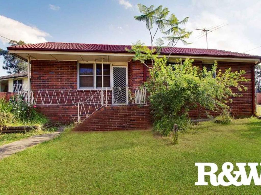 2 Waitaki St, Lethbridge Park, NSW 2770