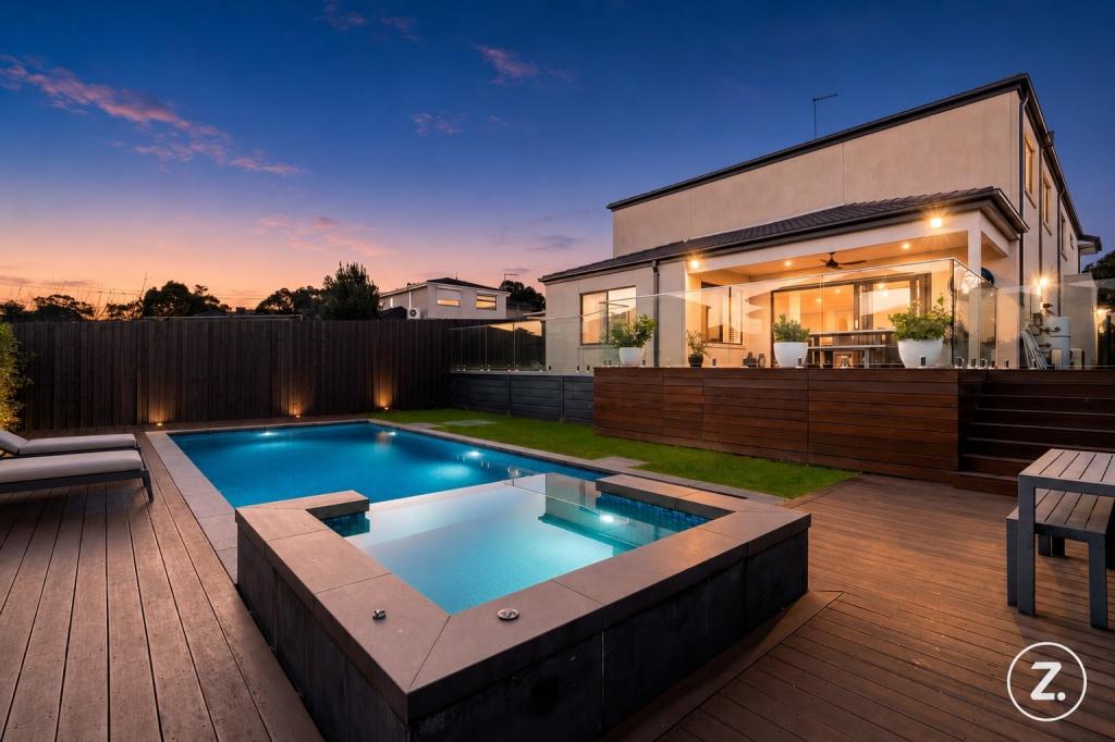 4 SPENCE ST, BURWOOD, VIC 3125