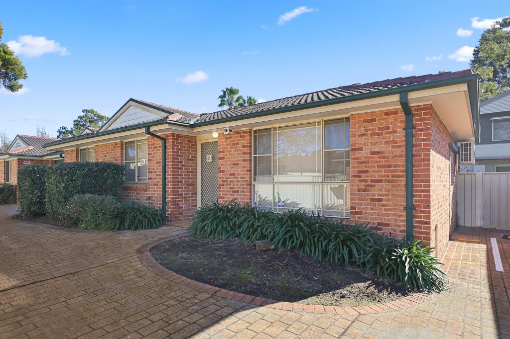 2/14 First St, Kingswood, NSW 2747