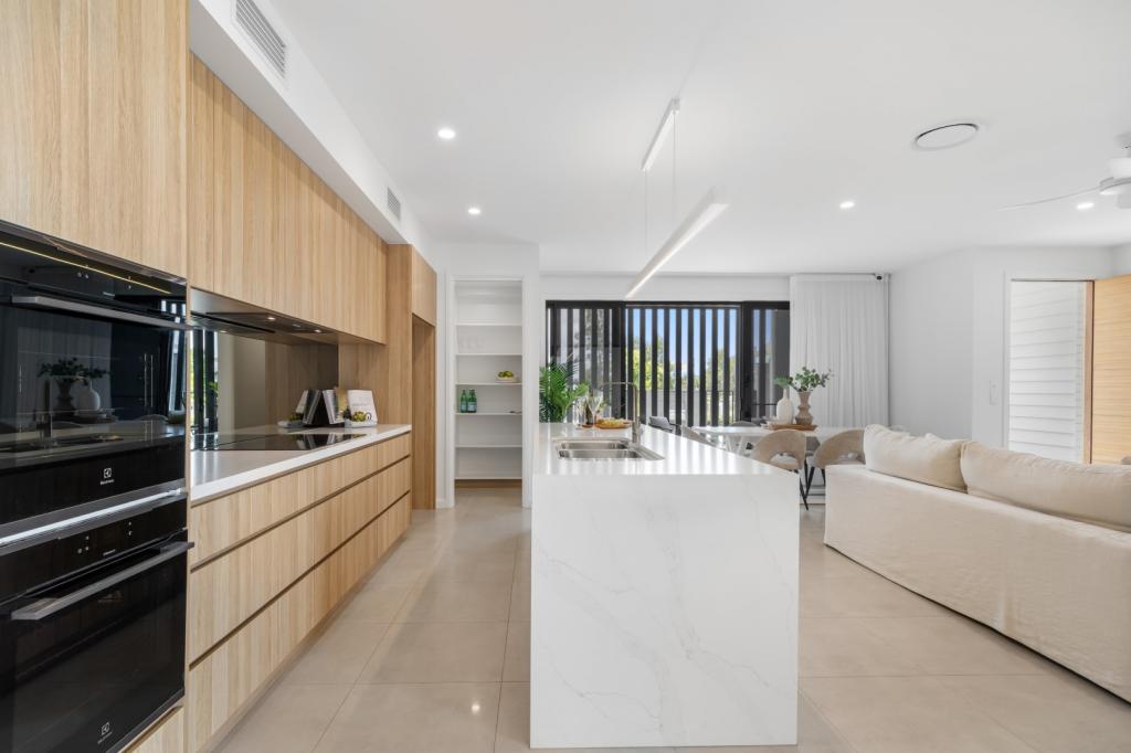 17 Bulwer Dr, Pelican Waters, QLD 4551