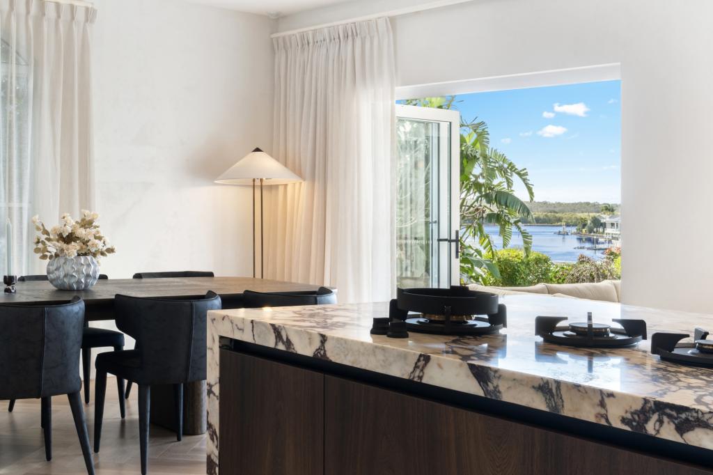 5706 OBSERVATION CRES, HOPE ISLAND, QLD 4212