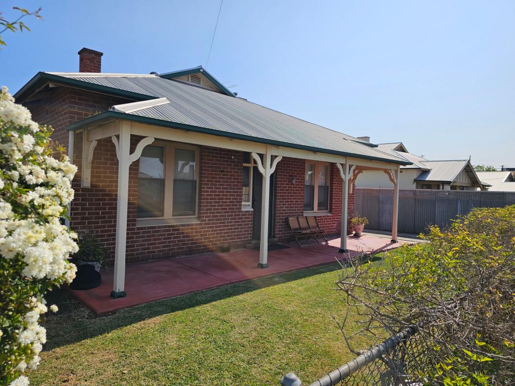 8 Fourth Ave, Cheltenham, SA 5014