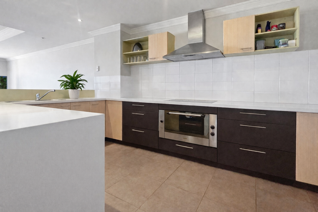 8/129 Point Leander Dr, Port Denison, WA 6525