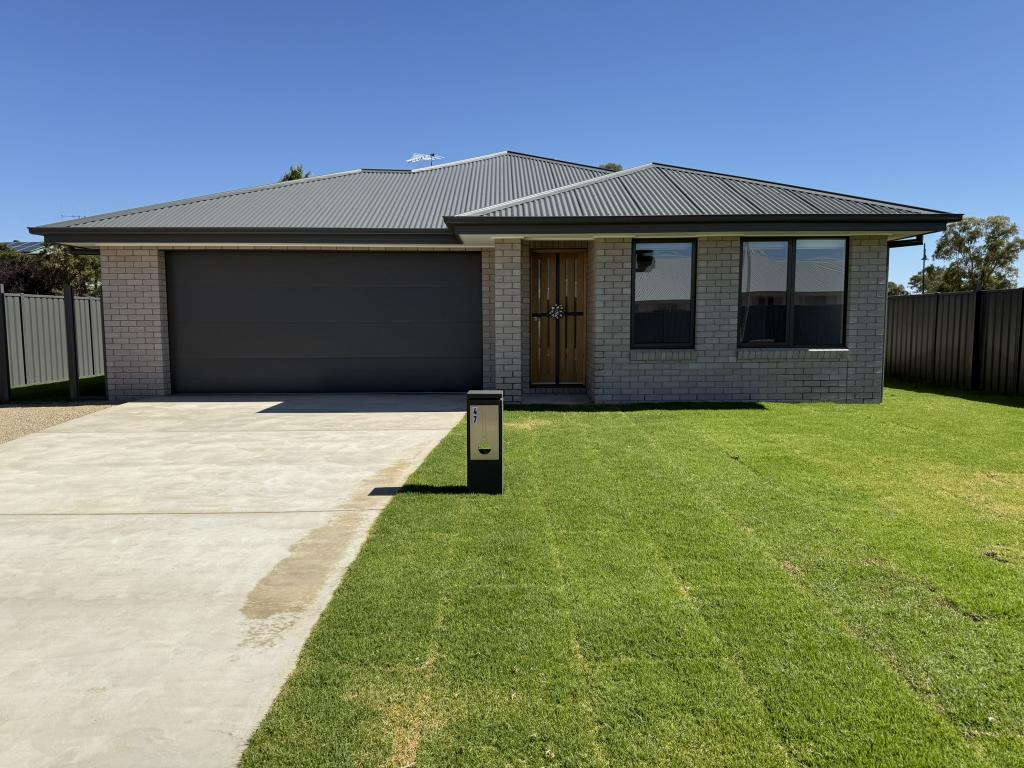 47 Lewis Cres, Finley, NSW 2713