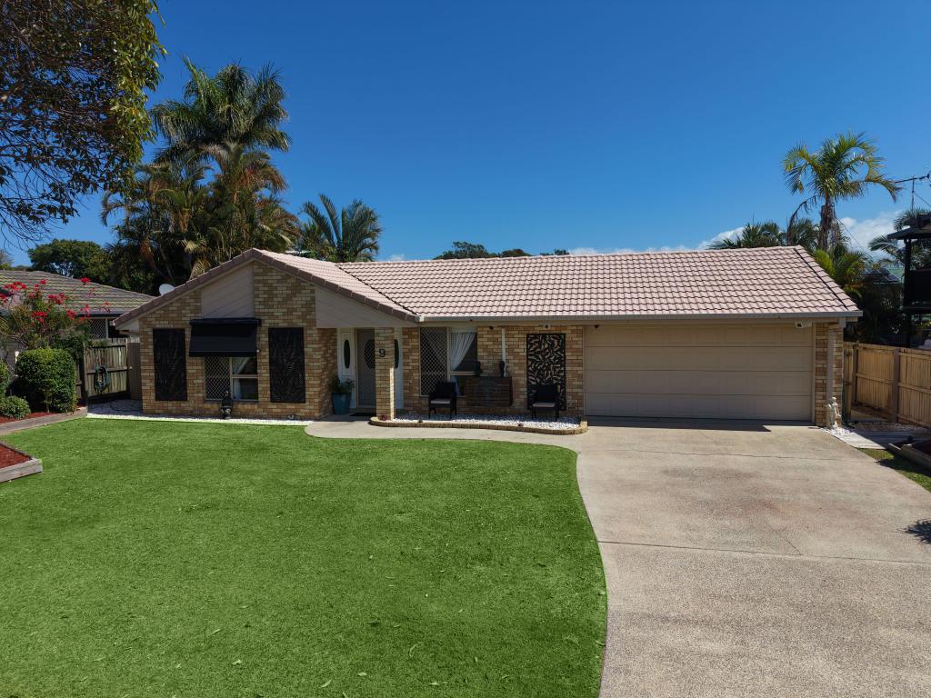 9 Mackerel St, Sandstone Point, QLD 4511