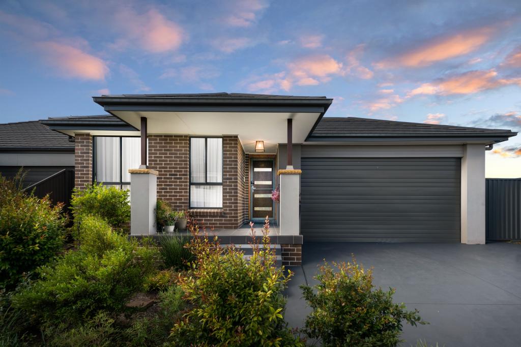 4 Peak Pl, Glenmore Park, NSW 2745