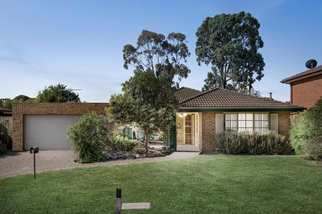 4 Eton Cl, Sunbury, VIC 3429