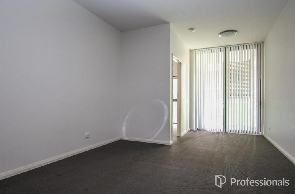 15/10 Linkage Ave, Cockburn Central, WA 6164