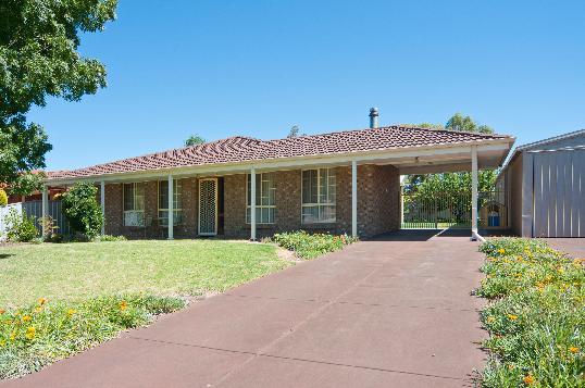 8 Robinson Rd, Willaston, SA 5118