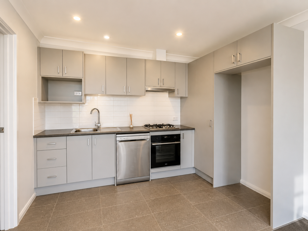 2/12 Frizell Cres, Armidale, NSW 2350