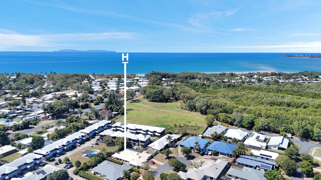 1/11 Bilgola Pl, Blacks Beach, QLD 4740