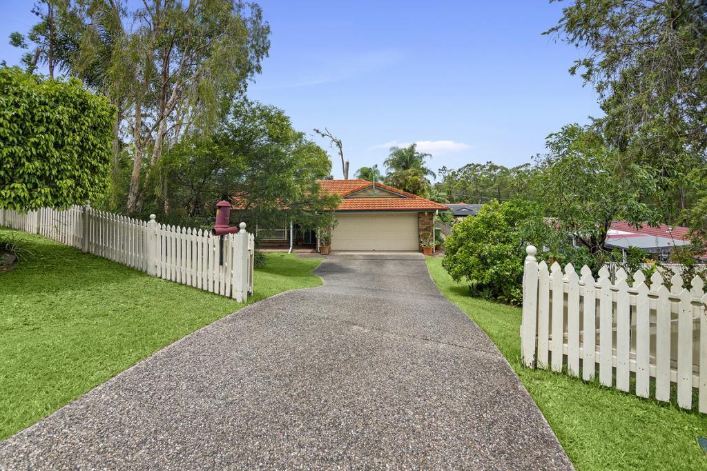 10 Davis Cup Ct, Oxenford, QLD 4210