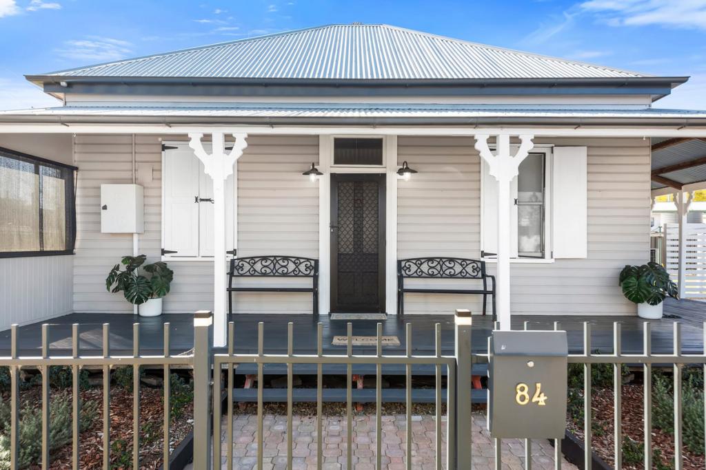 84 East St, Clifton, QLD 4361