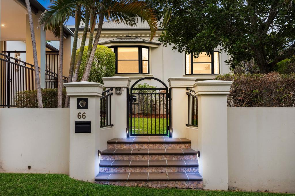 66 Woodrow Dr, Coorparoo, QLD 4151