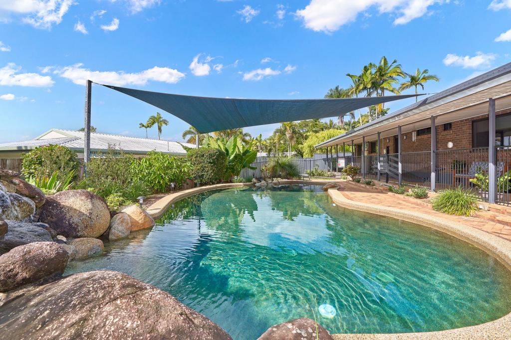 42 Hadrian Ave, Mooroobool, QLD 4870