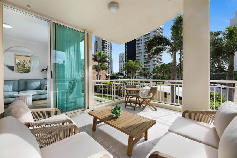 204/46-52 Pacific St, Main Beach, QLD 4217