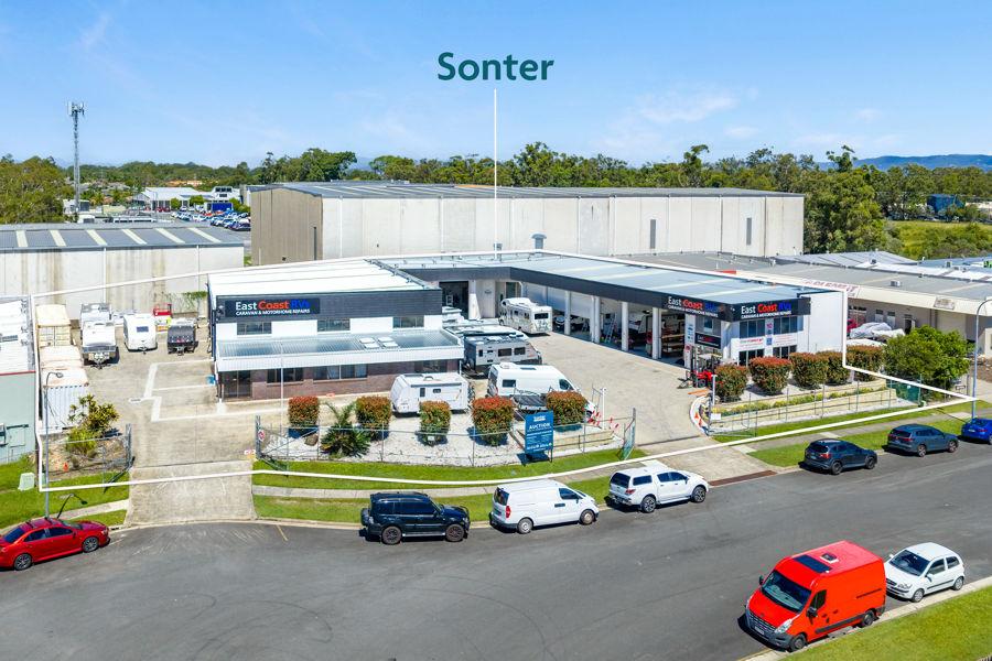 8-10 COMMERCIAL DR, ASHMORE, QLD 4214