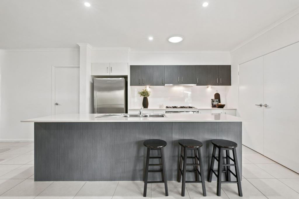4 Haven Ct, Mooloolah Valley, QLD 4553