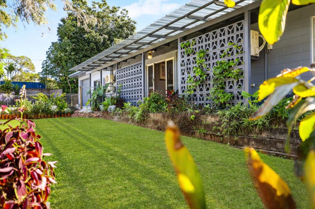 6 Poinsettia Cl, Yungaburra, QLD 4884