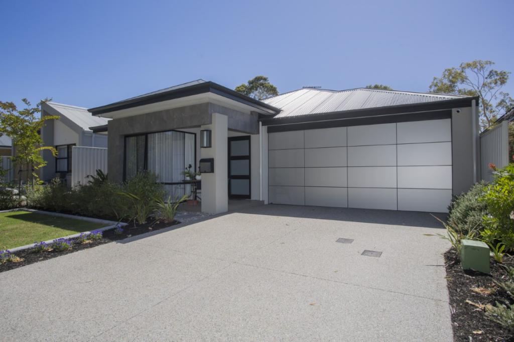 11 Larapinta Pkwy, Wanneroo, WA 6065