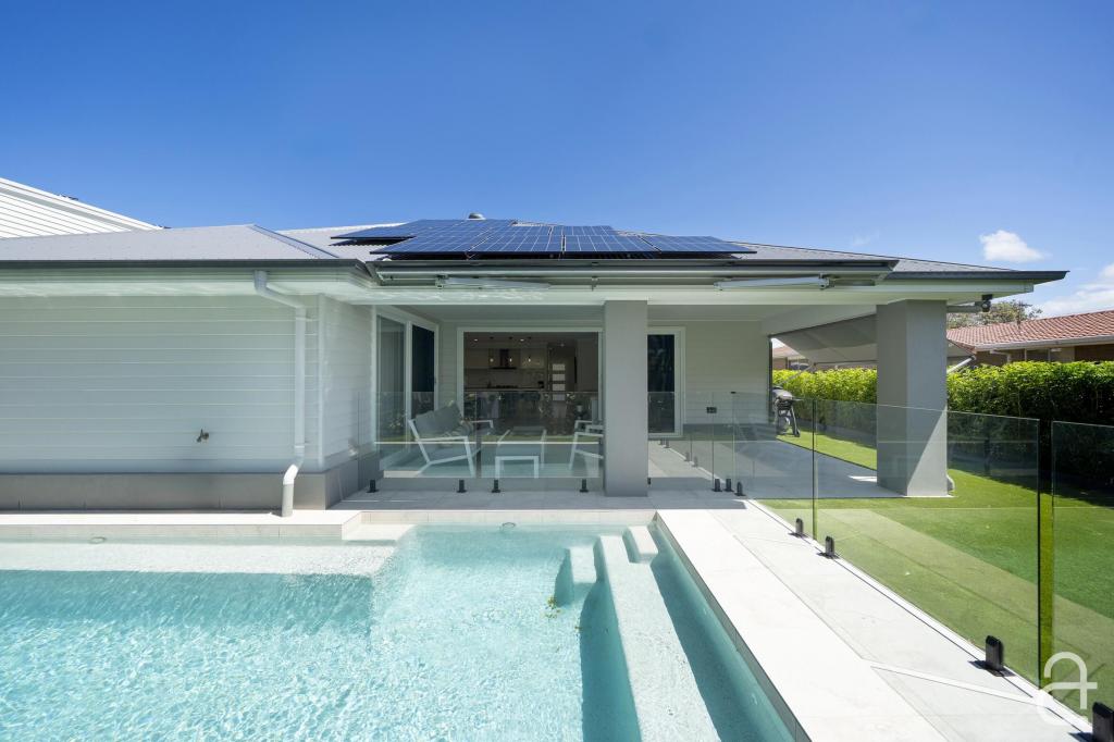 17 Bandaroo St, Warana, QLD 4575