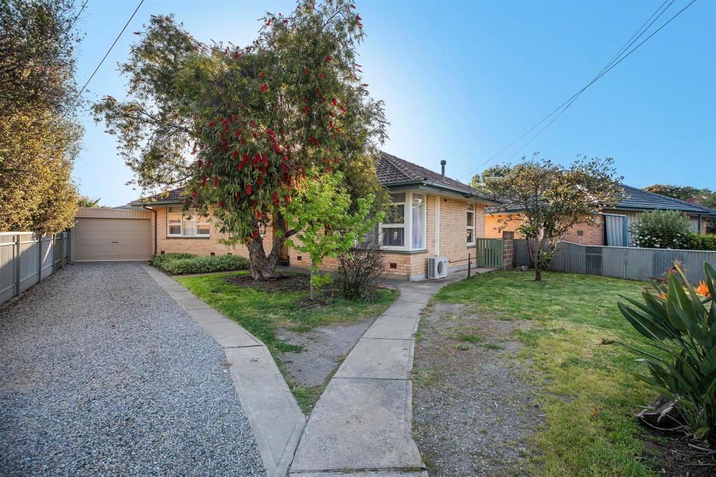 17 Ringwood Rd, Morphett Vale, SA 5162