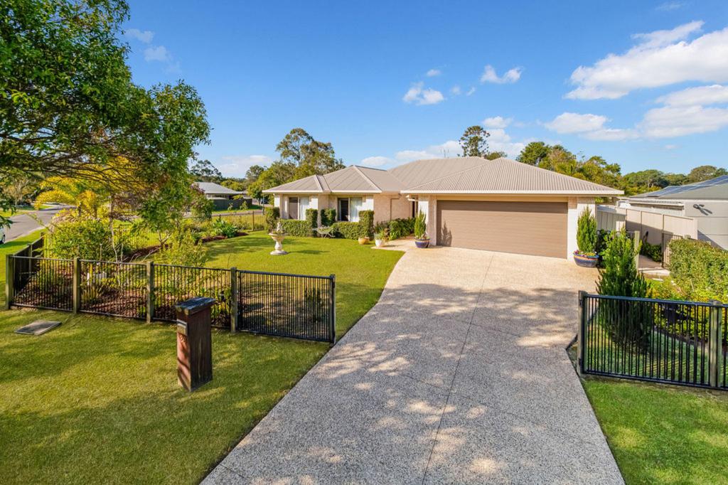 28 Maddock Ave, Mooloolah Valley, QLD 4553