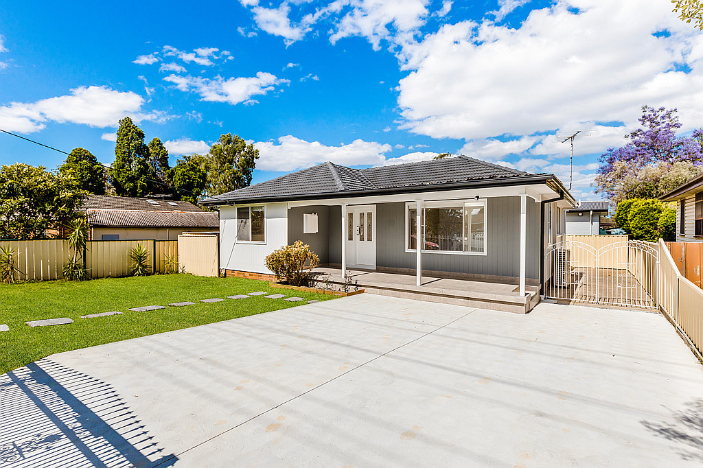 10 Tasman Pde, Fairfield West, NSW 2165