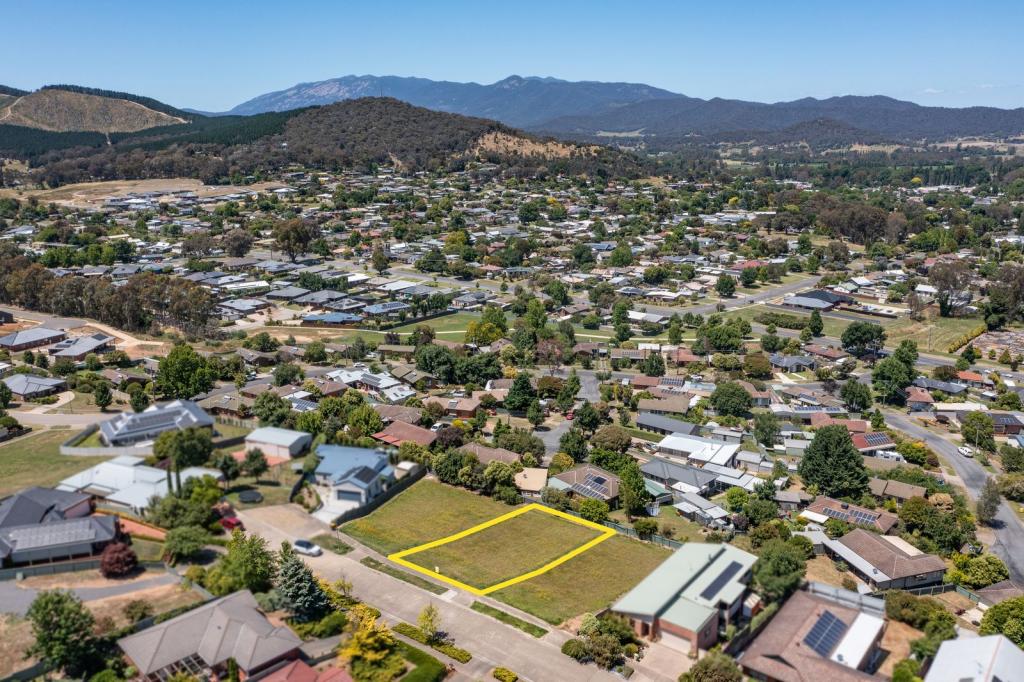 14 Thomas St, Myrtleford, VIC 3737