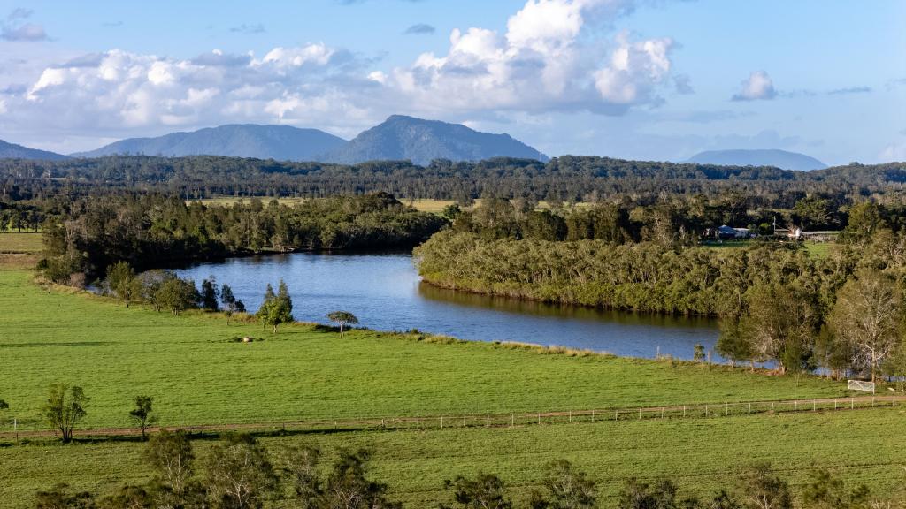 18220 & 18146 Pacific Hwy, Jones Island, NSW 2430