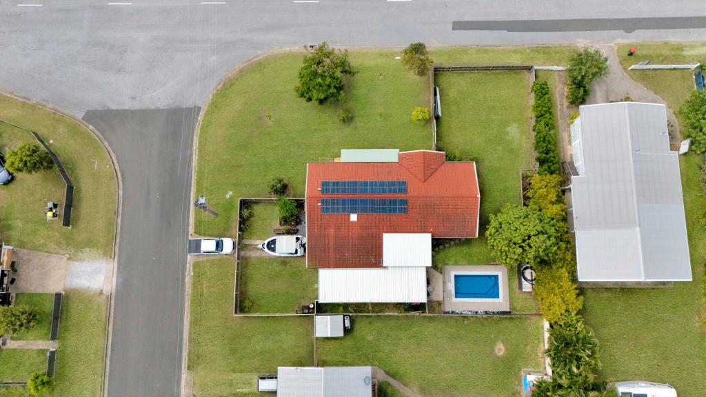 15 Larsen St, West Gladstone, QLD 4680