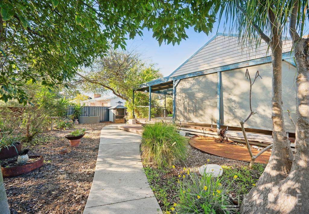 31 Chadwick St, Hilton, WA 6163