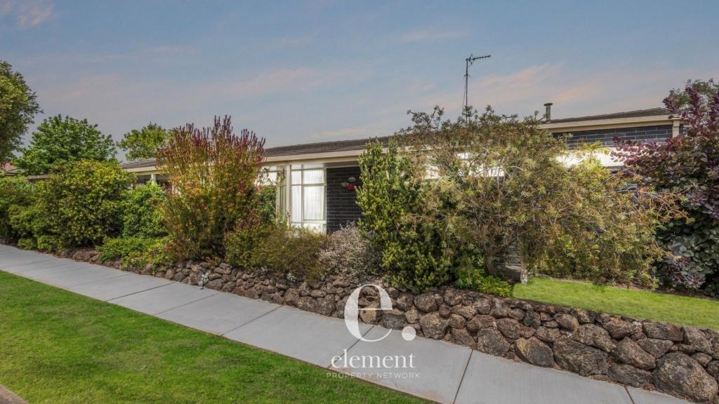 17 Moruya Dr, Grovedale, VIC 3216