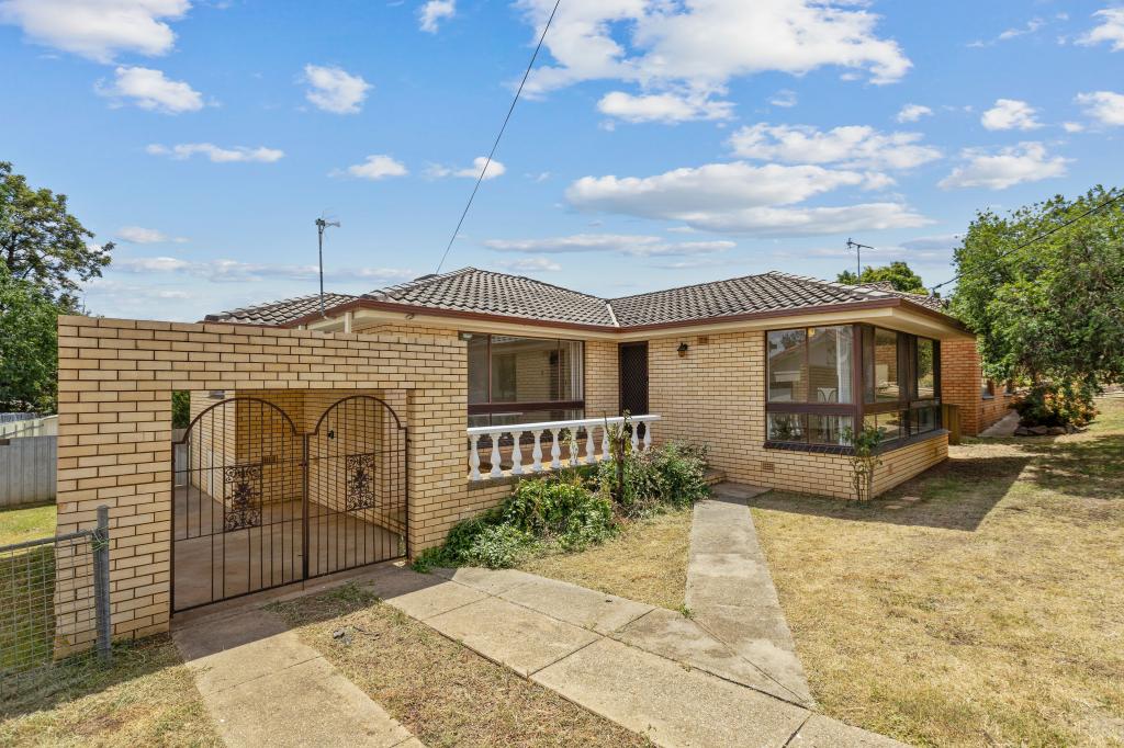 6 Topeka St, Tolland, NSW 2650