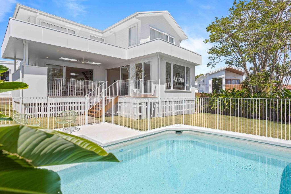 13 Lind Ave, Southport, QLD 4215