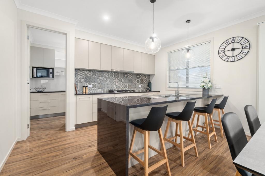 19 Swan Lake Dr, Sale, VIC 3850