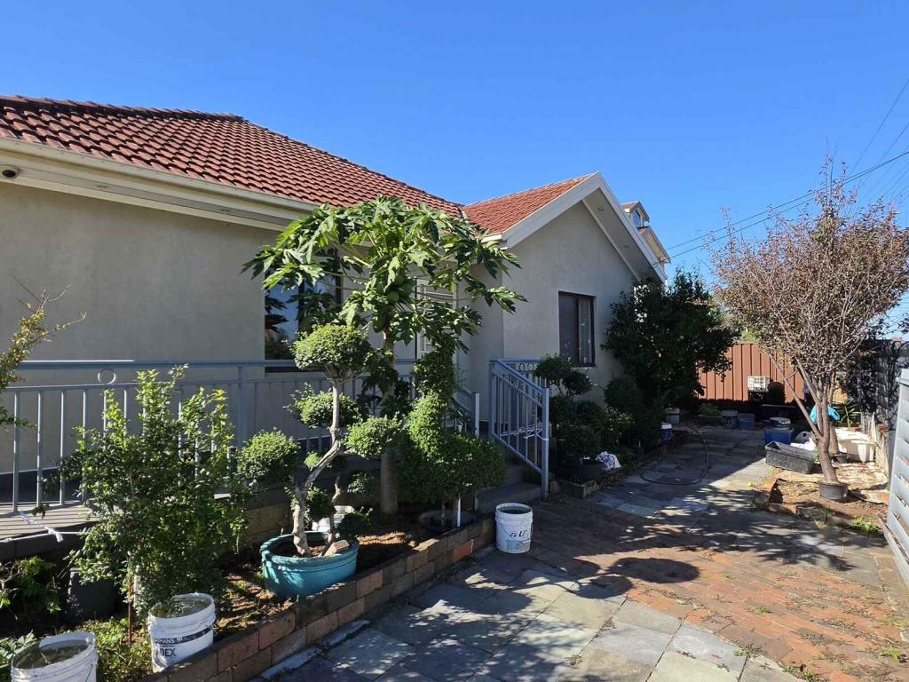 393 Cabramatta Rd W, Cabramatta, NSW 2166