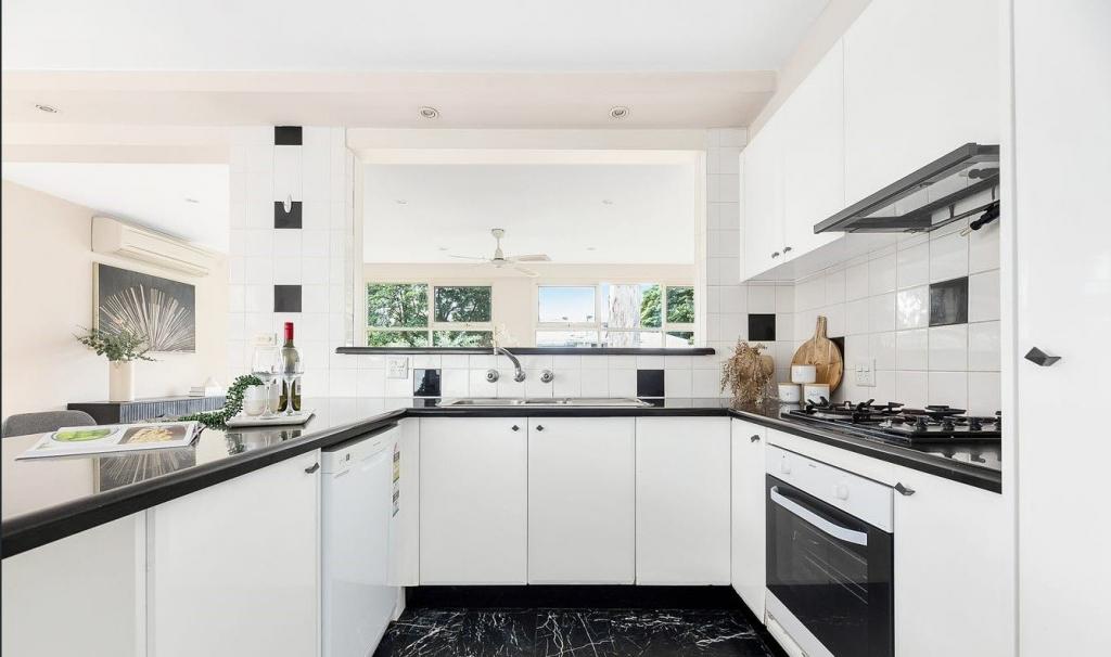 23 Greenways Rd, Glen Waverley, VIC 3150