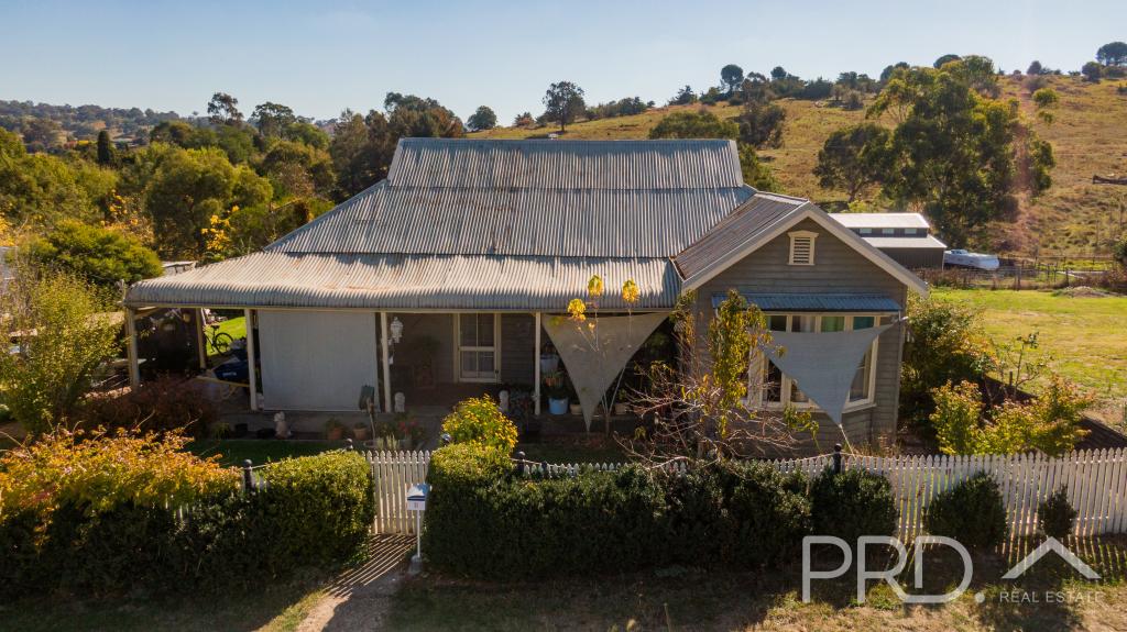 3 Camp St, Adelong, NSW 2729