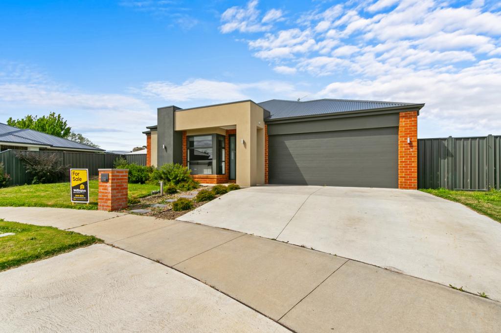 10 Peck Pl, Sale, VIC 3850