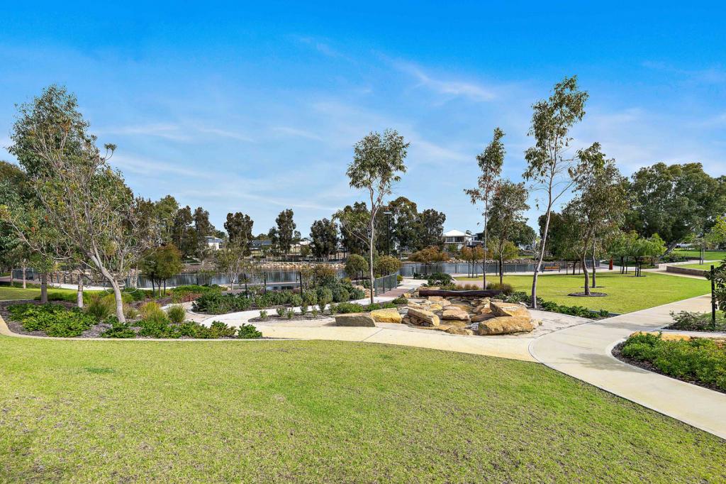 16 Solstice Way, Treeby, WA 6164
