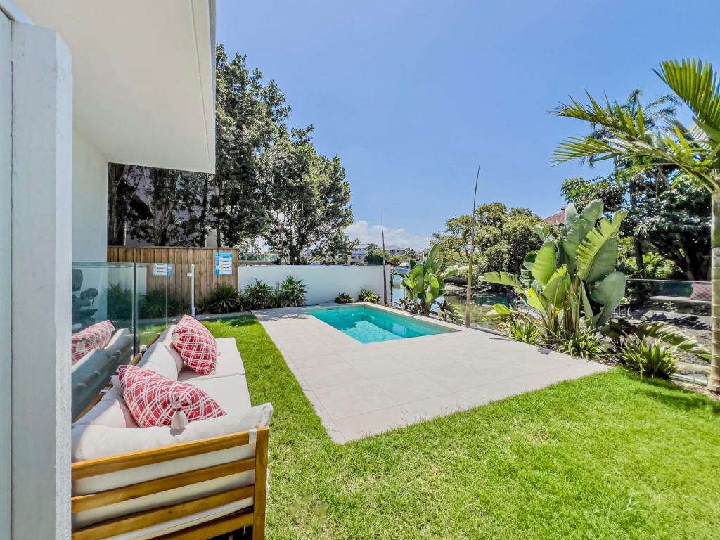 4/31 Madang Cres, Runaway Bay, QLD 4216