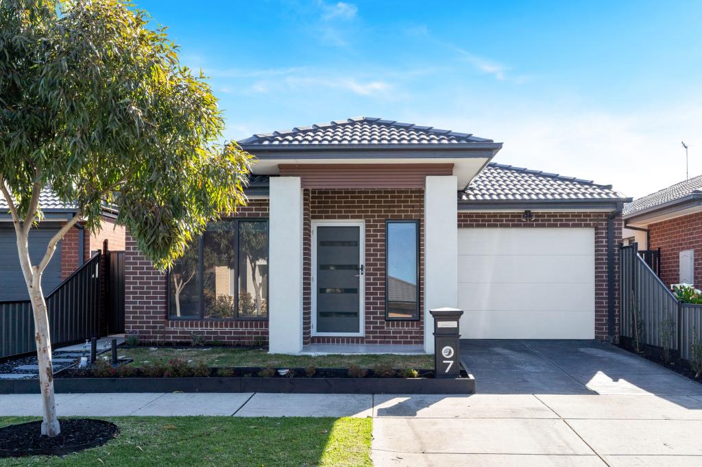 7 Angophora Cres, Craigieburn, VIC 3064