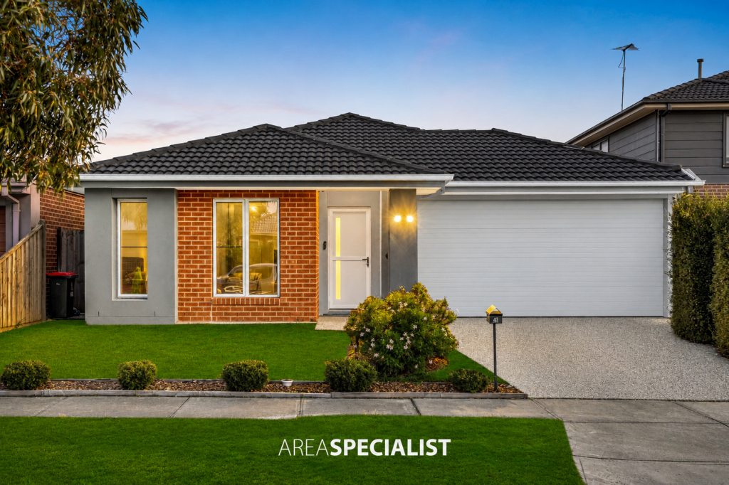47 EZRA ST, CRANBOURNE EAST, VIC 3977