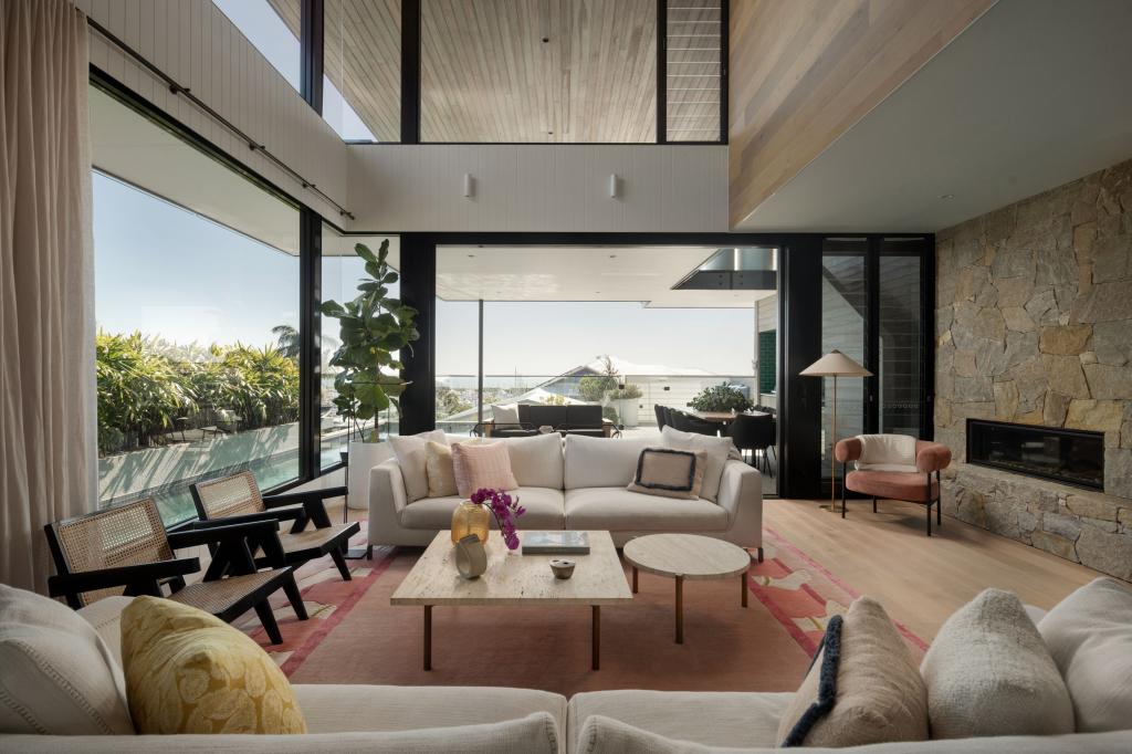 98 Oceana Tce, Manly, QLD 4179