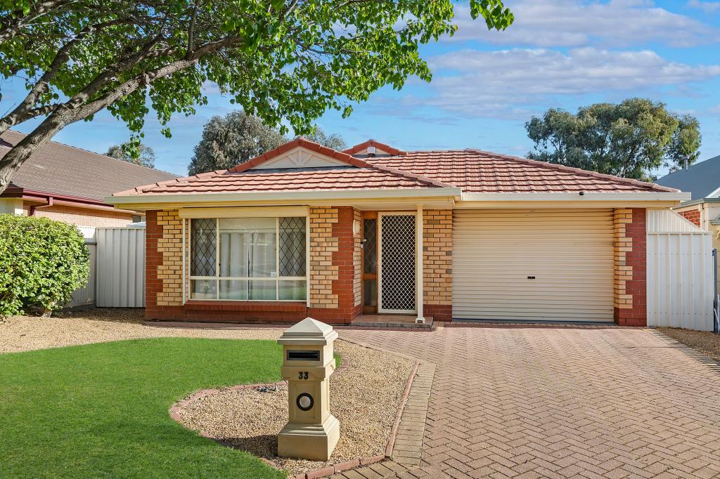 33 CASTLE CT, BLAKEVIEW, SA 5114