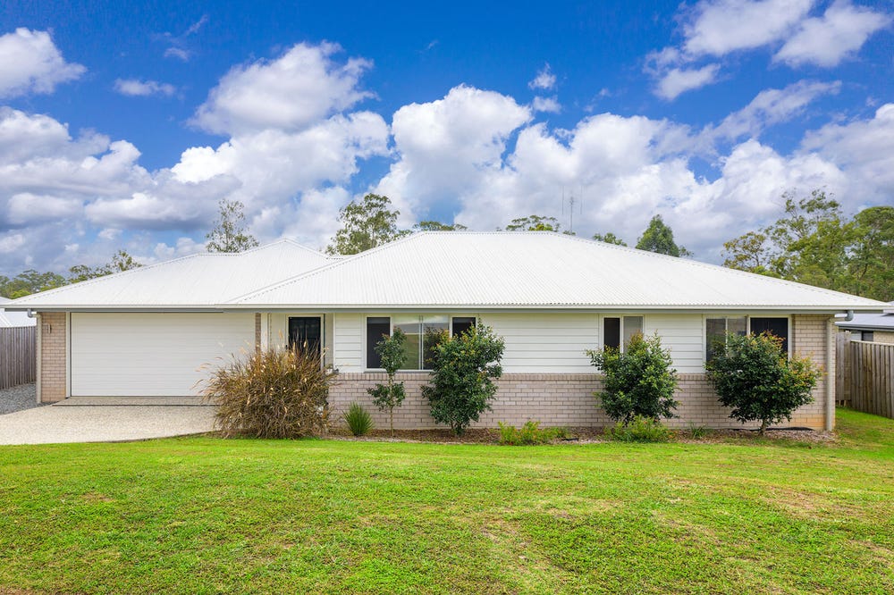 30 Scenic Dr, Southside, QLD 4570